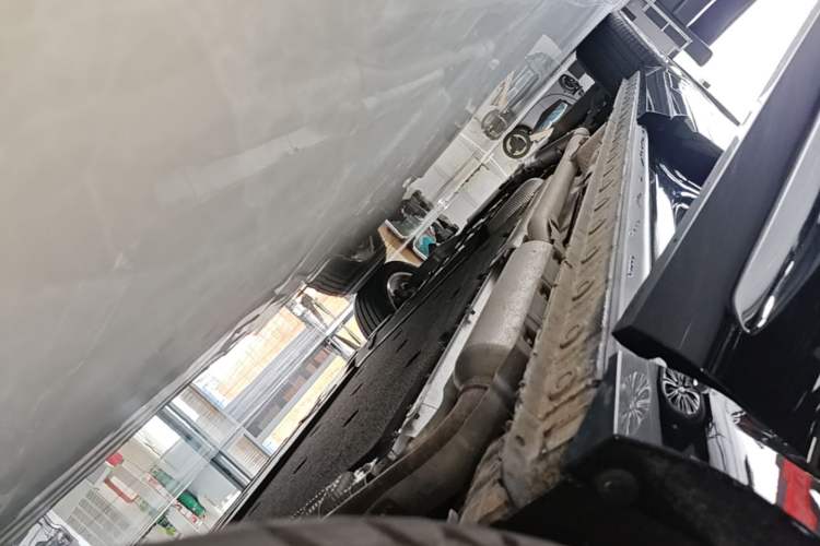 Used Wey Gaoshan 2025 Four-Wheel Drive Alpine 8 Right Side Sill