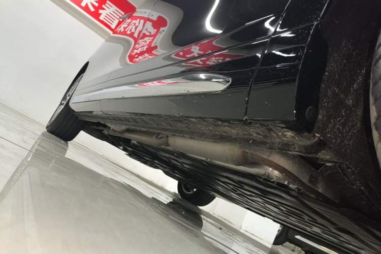 Used Wey Gaoshan 2025 Four-Wheel Drive Alpine 8 Right Side Sill