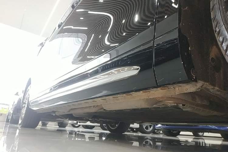 Used Wey Gaoshan 2025 Four-Wheel Drive Alpine 8 Right Side Sill