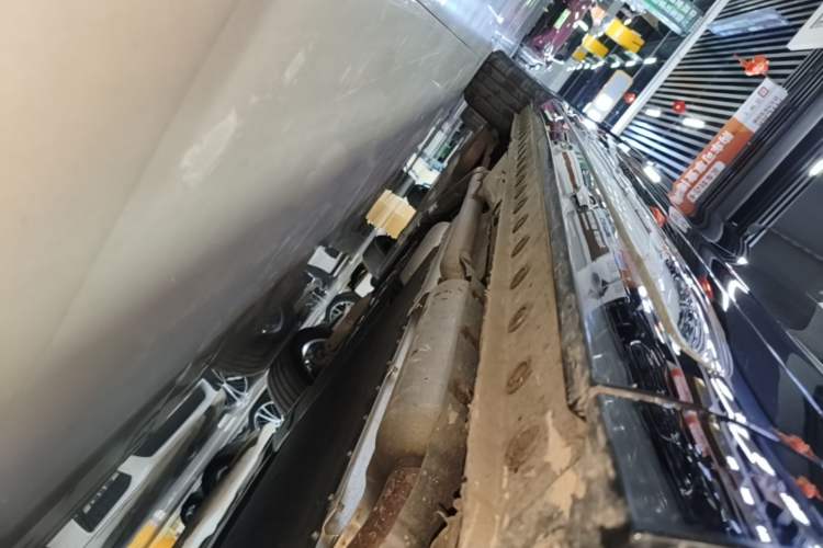 Used Wey Gaoshan 2025 Four-Wheel Drive Alpine 8 Right Side Sill