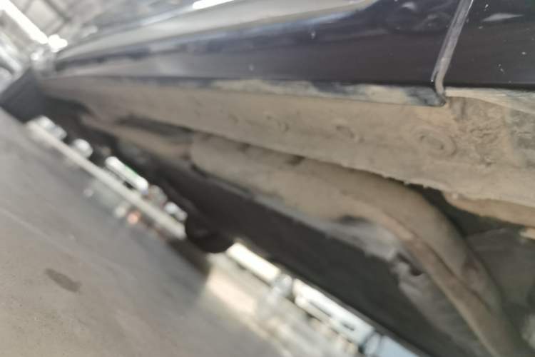 Used Wey Gaoshan 2025 Four-Wheel Drive Alpine 9 Right Side Sill