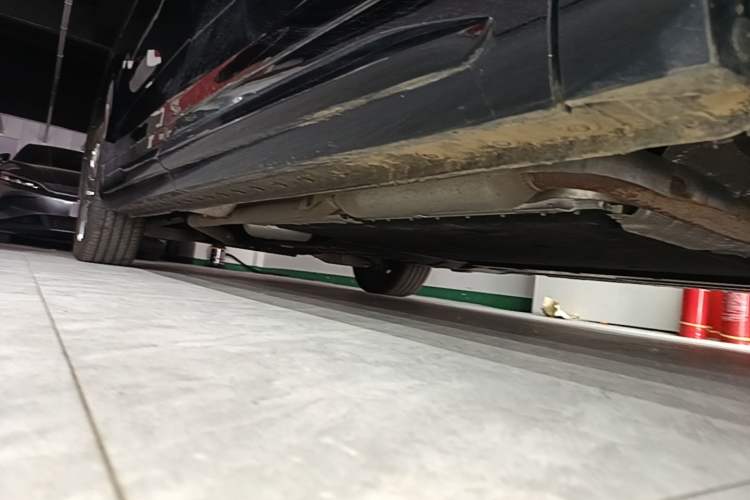 Used Wey Gaoshan 2025 Four-Wheel Drive Alpine 8 Right Side Sill