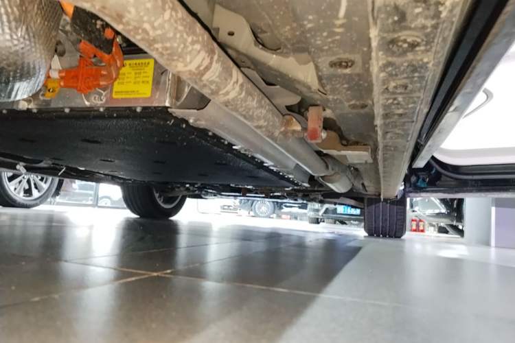 Used Wey Gaoshan 2025 Four-Wheel Drive Alpine 8 Right Side Sill