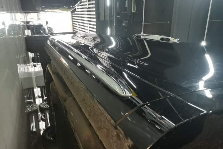 Used Wey Gaoshan 2025 Four-Wheel Drive Alpine 8 Right Side Sill