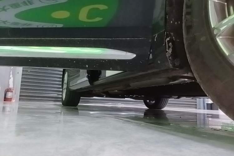 Used Wey Gaoshan 2025 Four-Wheel Drive Alpine 8 Right Side Sill