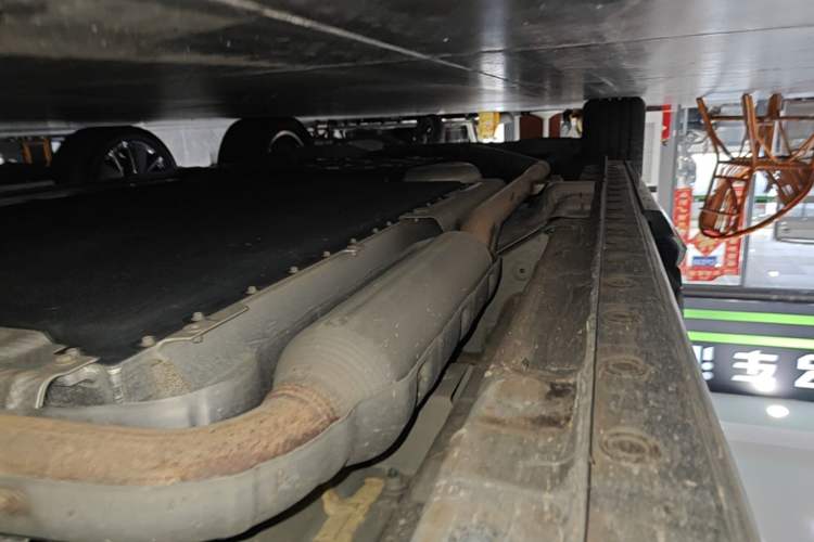 Used Wey Gaoshan 2025 Four-Wheel Drive Alpine 8 Right Side Sill