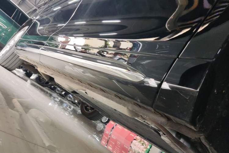 Used Wey Gaoshan 2025 Four-Wheel Drive Alpine 8 Right Side Sill