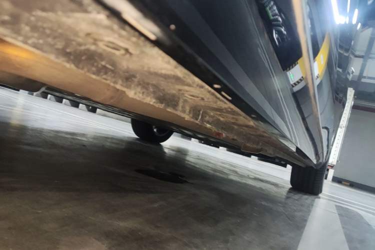 Used Wey Gaoshan 2025 Four-Wheel Drive Alpine 8 Right Side Sill