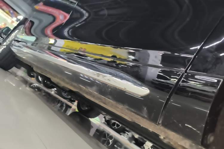 Used Wey Gaoshan 2025 Four-Wheel Drive Alpine 8 Right Side Sill