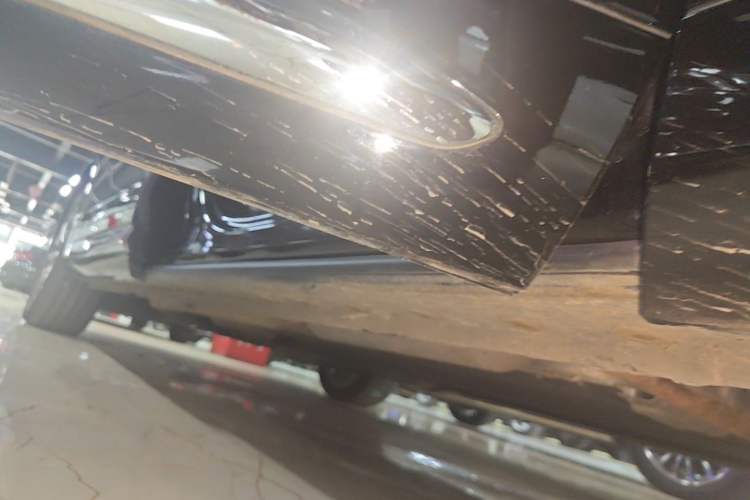 Used Wey Gaoshan 2025 Four-Wheel Drive Alpine 8 Right Side Sill