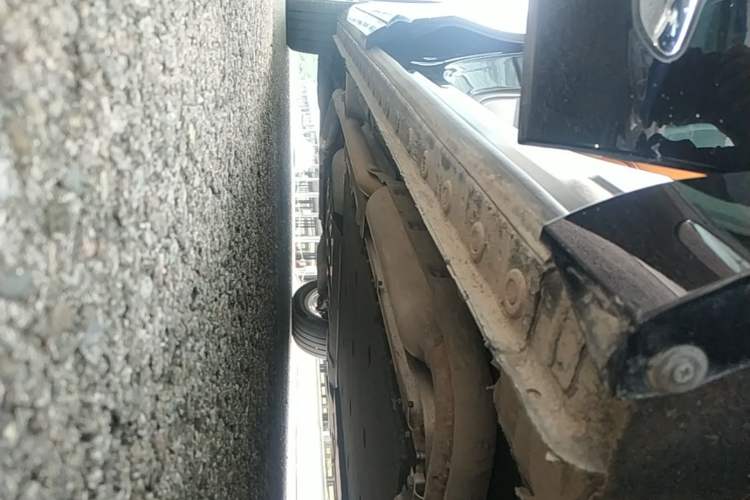 Used Wey Gaoshan 2025 Four-Wheel Drive Alpine 8 Right Side Sill