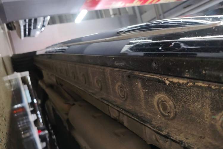 Used Wey Gaoshan 2025 Four-Wheel Drive Alpine 8 Right Side Sill