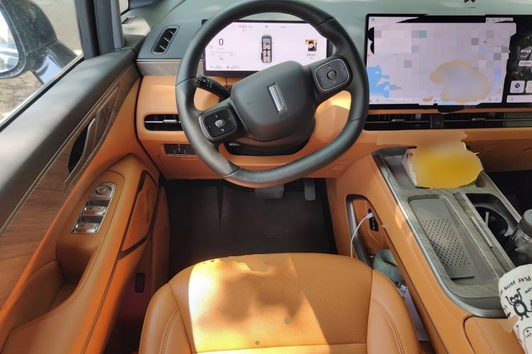 Used Wey Gaoshan 2025 Four-Wheel Drive Alpine 9 Steering Wheel