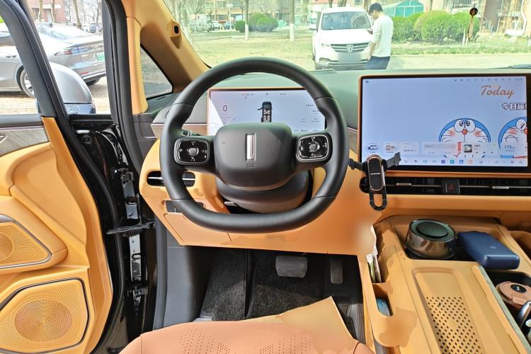 Used Wey Gaoshan 2025 Four-Wheel Drive Alpine 8 Steering Wheel