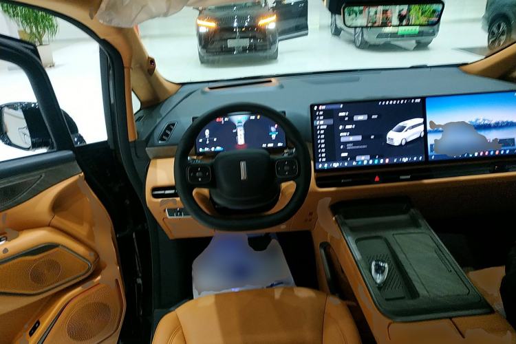 Used Wey Gaoshan 2025 Four-Wheel Drive Alpine 9 Steering Wheel