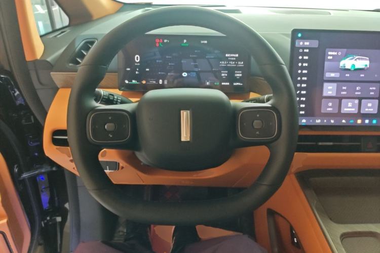 Used Wey Gaoshan 2025 Four-Wheel Drive Alpine 9 Steering Wheel