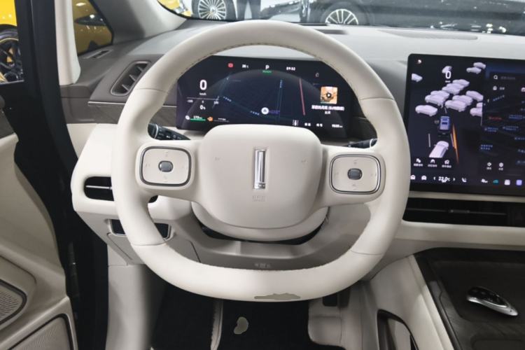 Used Wey Gaoshan 2025 Four-Wheel Drive Alpine 8 Steering Wheel