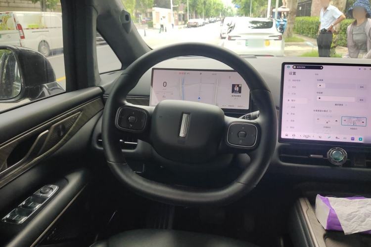 Used Wey Gaoshan 2025 Four-Wheel Drive Alpine 8 Steering Wheel