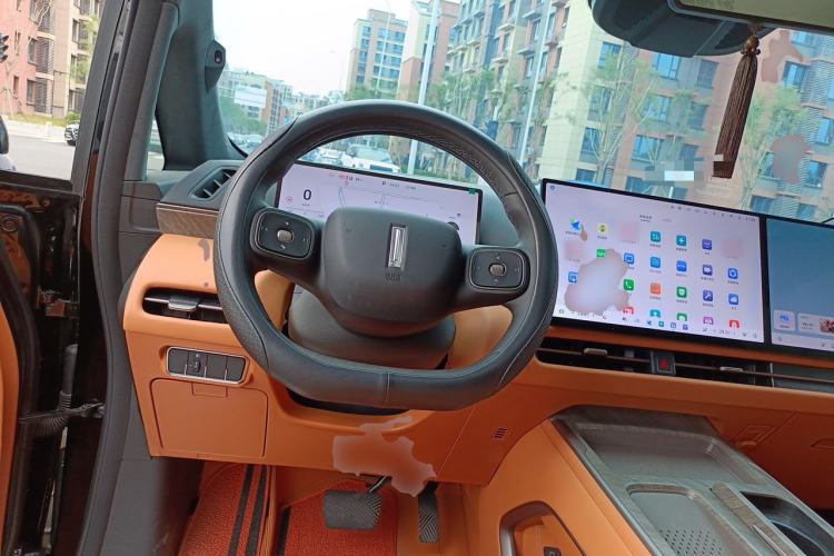 Used Wey Gaoshan 2025 Four-Wheel Drive Alpine 8 Steering Wheel