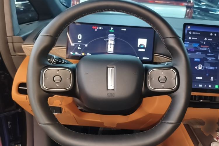Used Wey Gaoshan 2025 Four-Wheel Drive Alpine 8 Steering Wheel