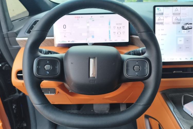Used Wey Gaoshan 2025 Four-Wheel Drive Alpine 8 Steering Wheel