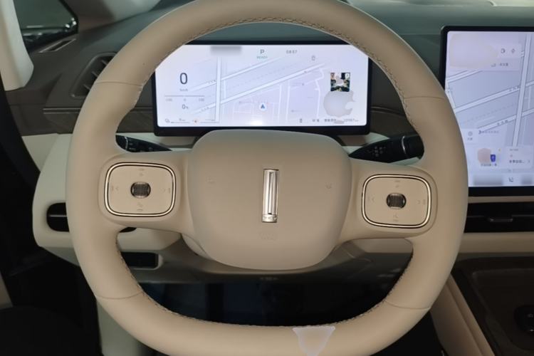 Used Wey Gaoshan 2025 Four-Wheel Drive Alpine 8 Steering Wheel