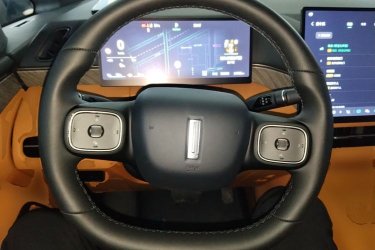 Used Wey Gaoshan 2025 Four-Wheel Drive Alpine 8 Steering Wheel