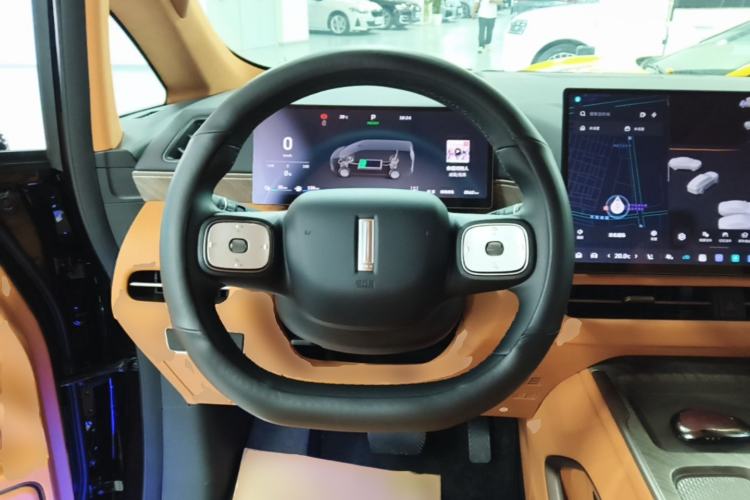 Used Wey Gaoshan 2025 Four-Wheel Drive Alpine 8 Steering Wheel