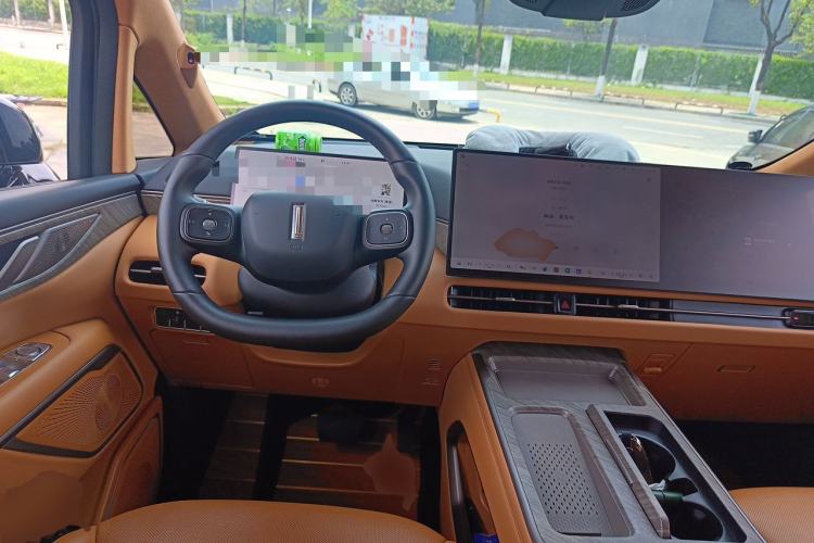 Used Wey Gaoshan 2025 Four-Wheel Drive Alpine 8 Steering Wheel