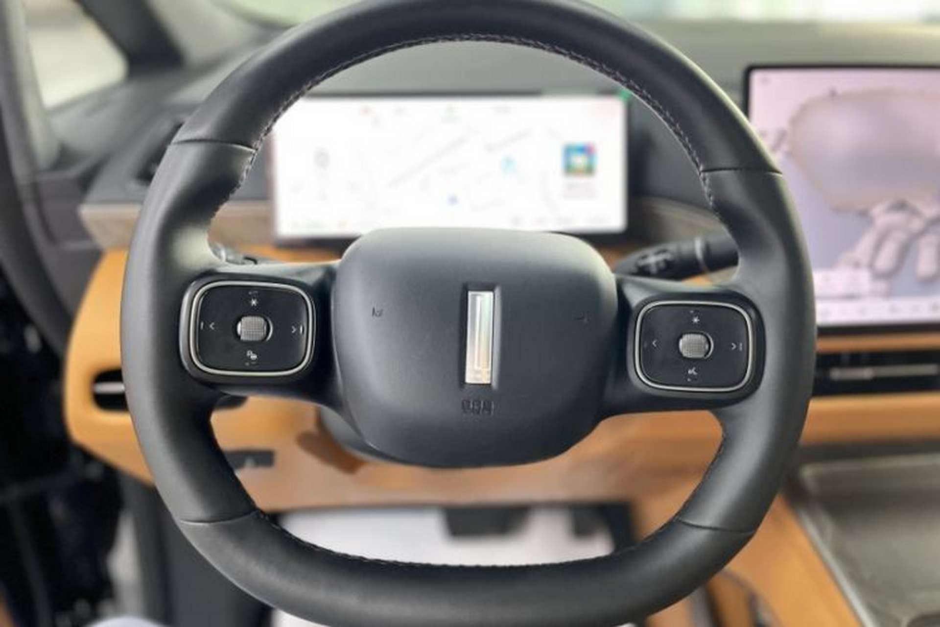 Used Wey Gaoshan 2025 Four-Wheel Drive Alpine 8 Steering Wheel