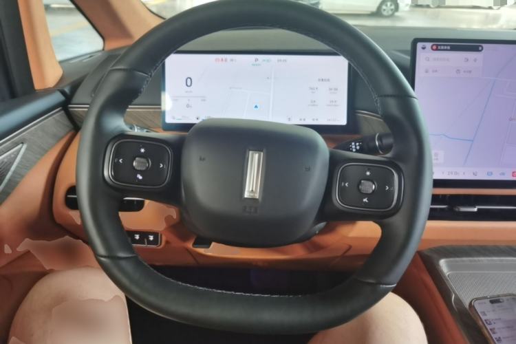 Used Wey Gaoshan 2025 Four-Wheel Drive Alpine 9 Steering Wheel