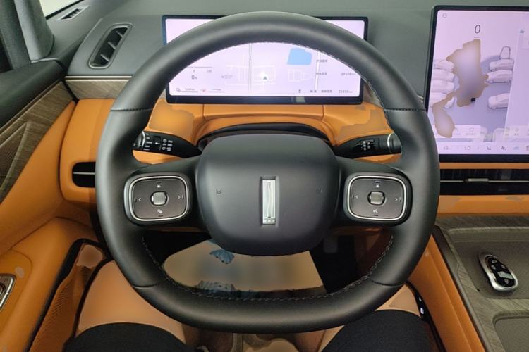 Used Wey Gaoshan 2025 Four-Wheel Drive Alpine 8 Steering Wheel