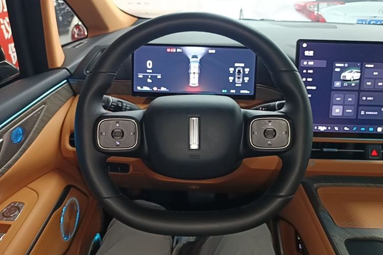 Used Wey Gaoshan 2025 Four-Wheel Drive Alpine 8 Steering Wheel