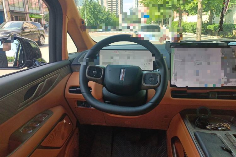 Used Wey Gaoshan 2025 Four-Wheel Drive Alpine 8 Steering Wheel