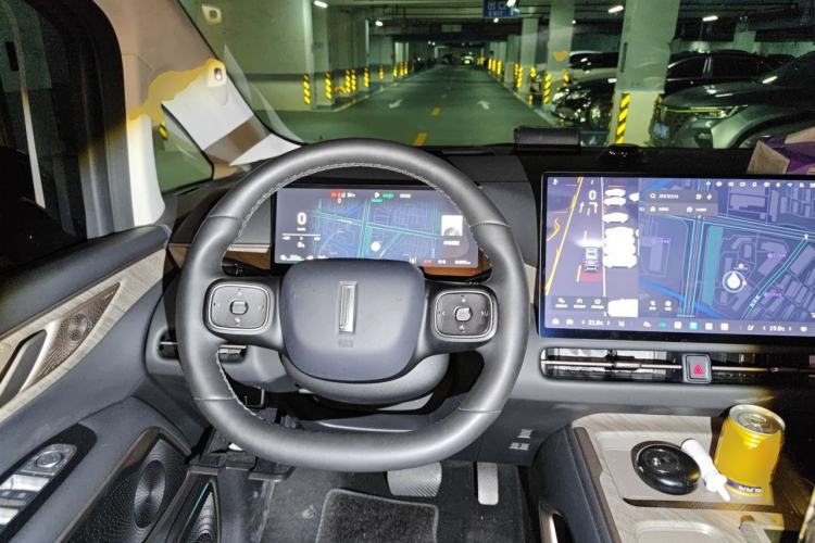 Used Wey Gaoshan 2025 Four-Wheel Drive Alpine 8 Steering Wheel