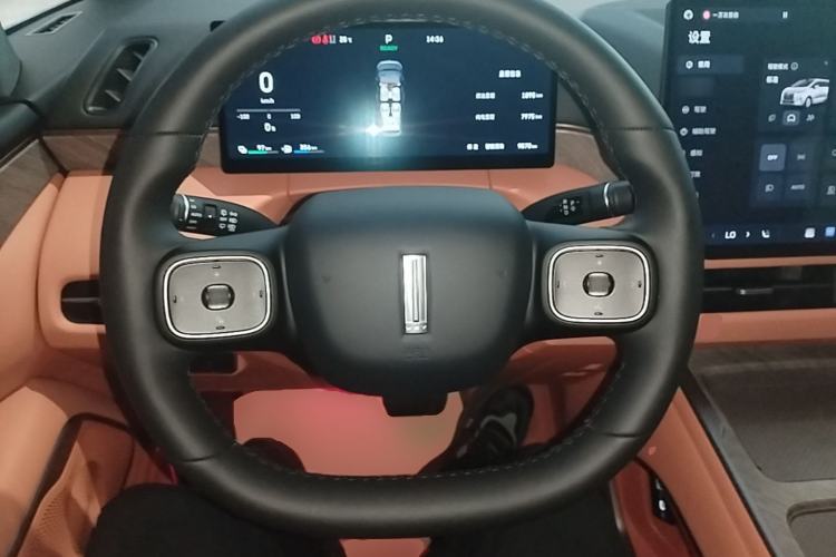 Used Wey Gaoshan 2025 Four-Wheel Drive Alpine 8 Steering Wheel