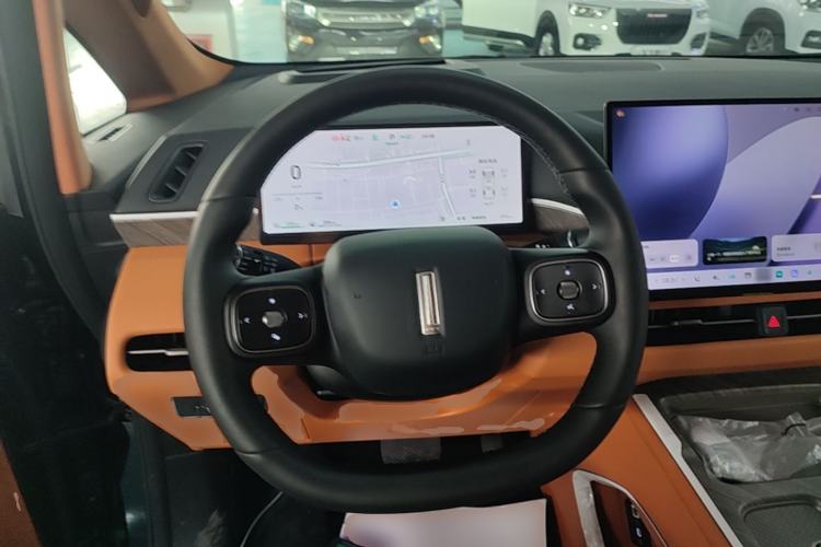 Used Wey Gaoshan 2025 Four-Wheel Drive Alpine 8 Steering Wheel