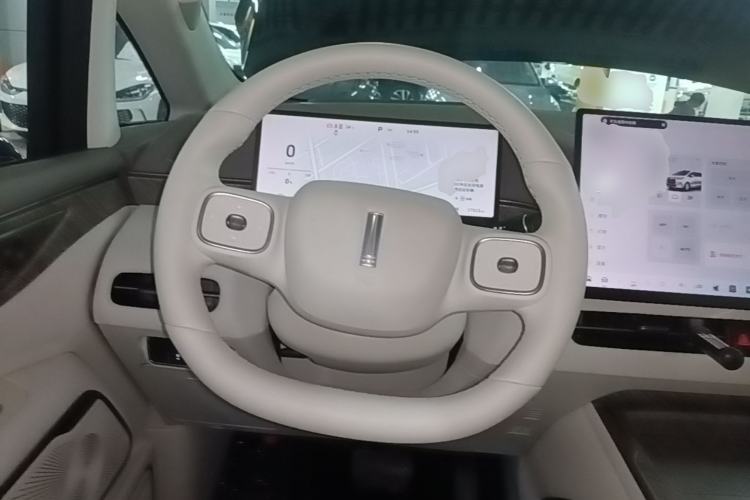 Used Wey Gaoshan 2025 Four-Wheel Drive Alpine 9 Steering Wheel