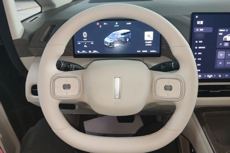 Used Wey Gaoshan 2025 Four-Wheel Drive Alpine 8 Steering Wheel