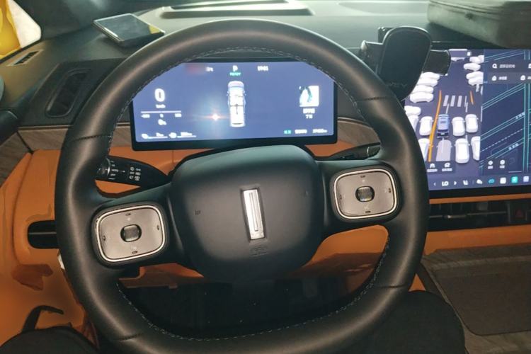 Used Wey Gaoshan 2025 Four-Wheel Drive Alpine 8 Steering Wheel