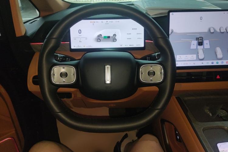 Used Wey Gaoshan 2025 Four-Wheel Drive Alpine 8 Steering Wheel