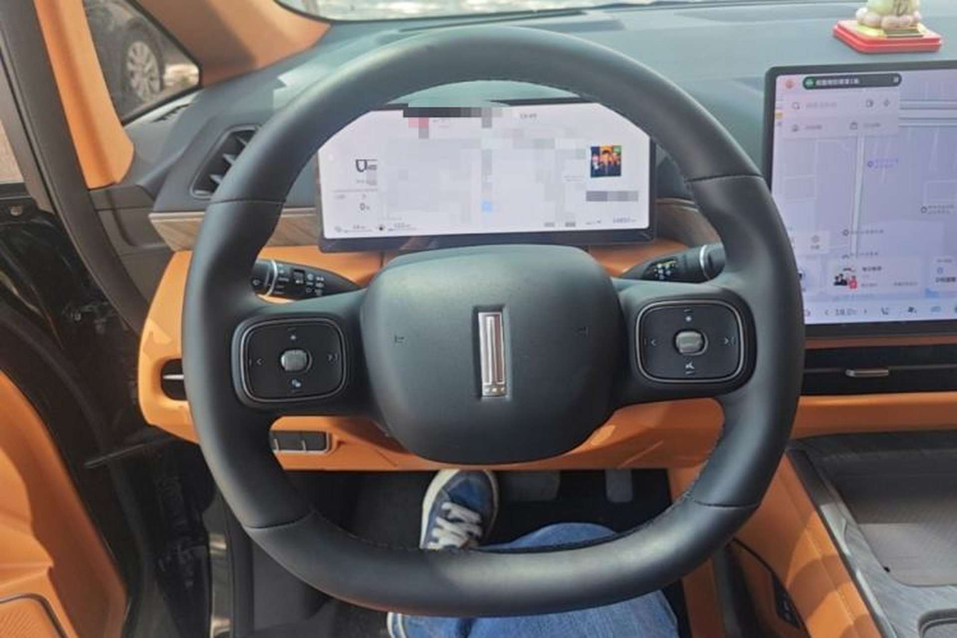 Used Wey Gaoshan 2025 Four-Wheel Drive Alpine 8 Steering Wheel