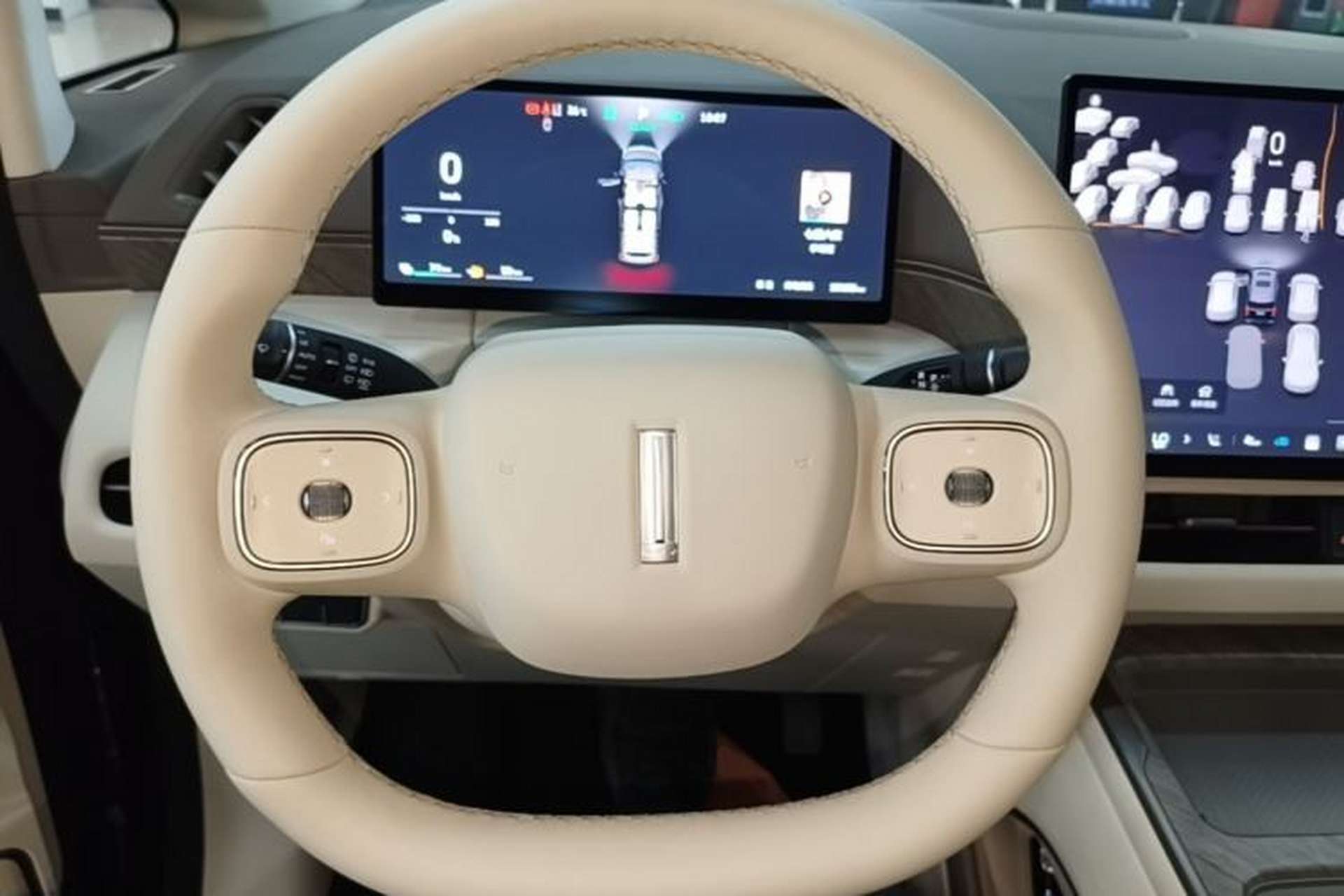 Used Wey Gaoshan 2025 Four-Wheel Drive Alpine 8 Steering Wheel