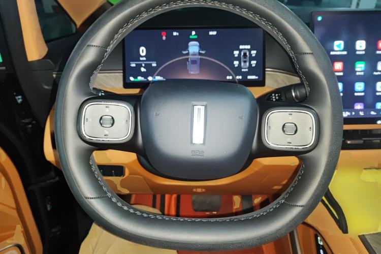 Used Wey Gaoshan 2025 Four-Wheel Drive Alpine 8 Steering Wheel