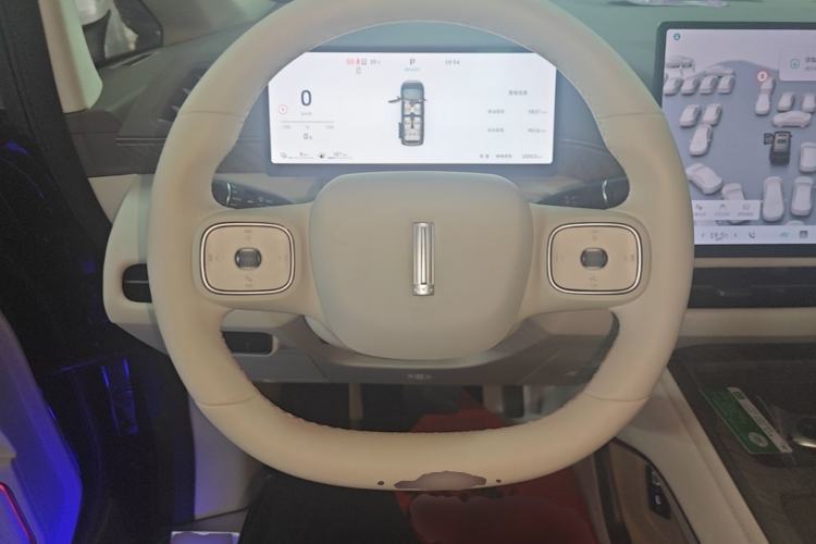 Used Wey Gaoshan 2025 Four-Wheel Drive Alpine 8 Steering Wheel
