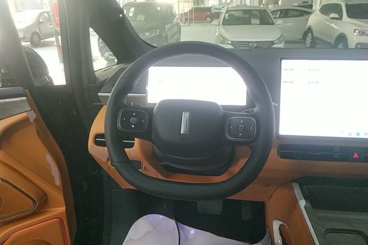 Used Wey Gaoshan 2025 Four-Wheel Drive Alpine 8 Steering Wheel