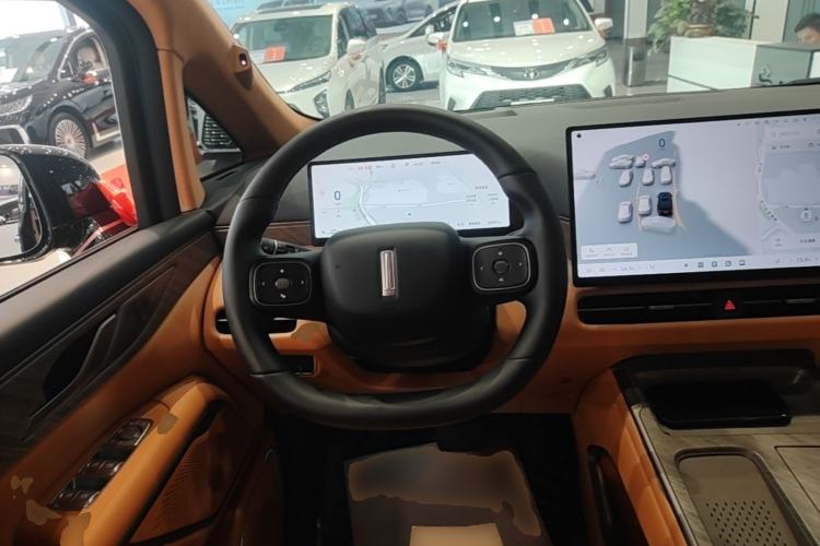 Used Wey Gaoshan 2025 Four-Wheel Drive Alpine 8 Steering Wheel