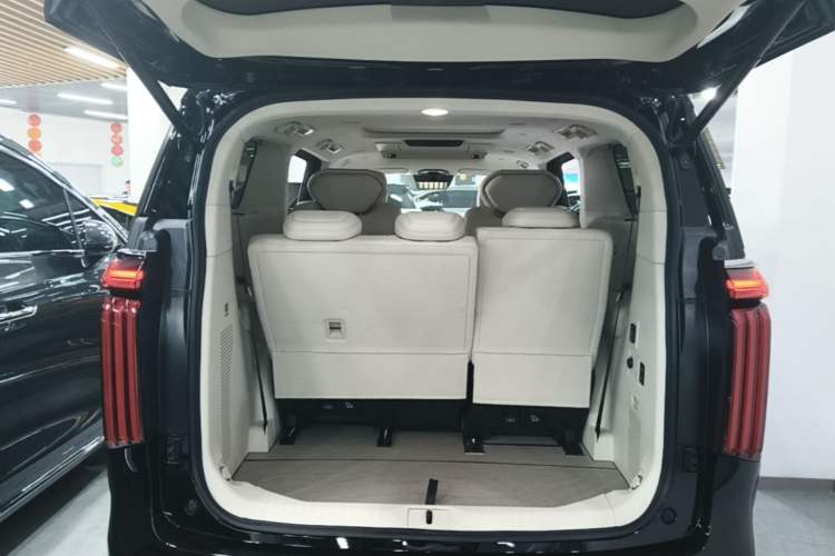 Used Wey Gaoshan 2025 Four-Wheel Drive Alpine 8 Trunk