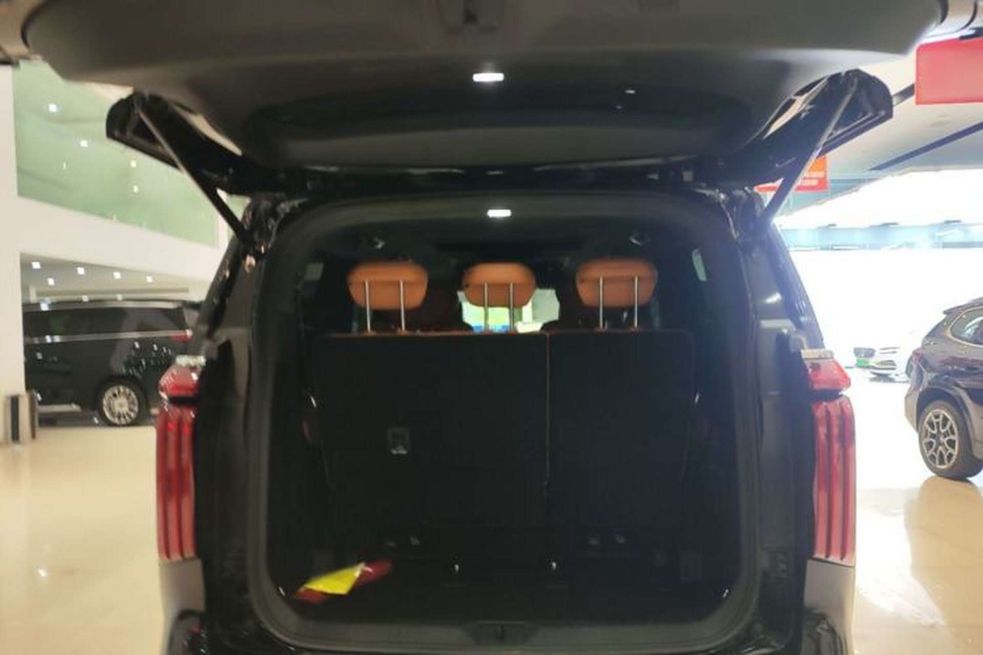 Used Wey Gaoshan 2025 Four-Wheel Drive Alpine 8 Trunk
