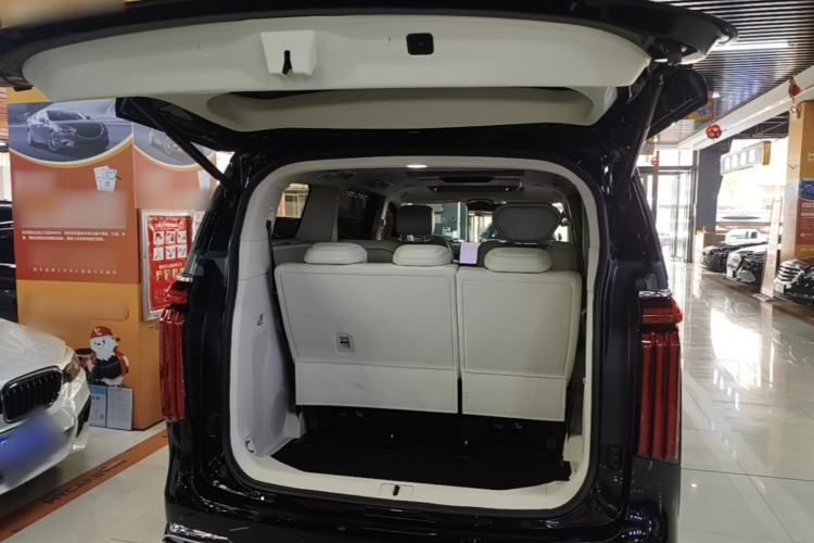 Used Wey Gaoshan 2025 Four-Wheel Drive Alpine 8 Trunk